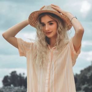 Meet your Posher, Milady